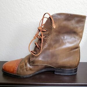 Vintage Italian Bruno Magli brown leather lace up boots 35